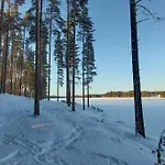 Chalet Mantysaari Luonnonrauhaa Kaupungin Lahella. Kontiolahti