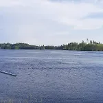 Chalet Mantysaari Luonnonrauhaa Kaupungin Lahella. *