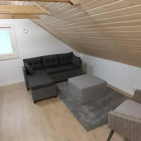 Mantysaari Luonnonrauhaa Kaupungin Lahella. Chalet Kontiolahti