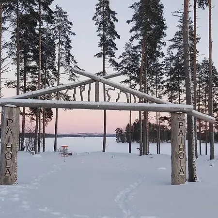 Mantysaari Luonnonrauhaa Kaupungin Lahella. Chalet *
