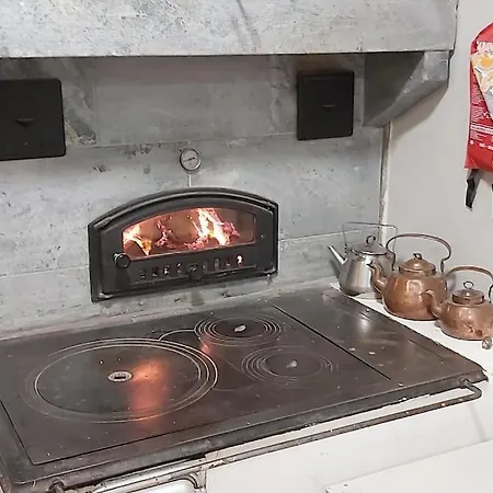 Alpesi faház Maentysaari Luonnonrauhaa Kaupungin Laehellae.