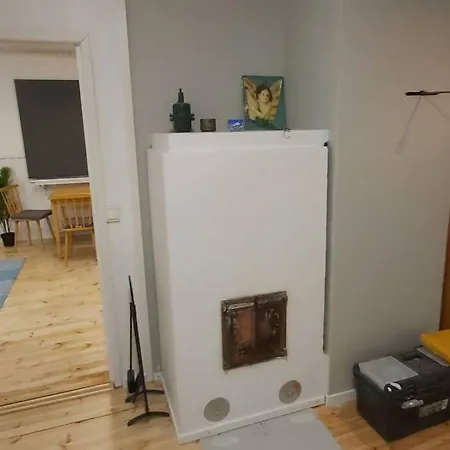 Alpehytte Maentysaari Luonnonrauhaa Kaupungin Laehellae.