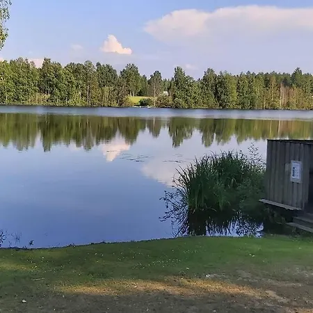 Mantysaari Luonnonrauhaa Kaupungin Lahella. * Kontiolahti