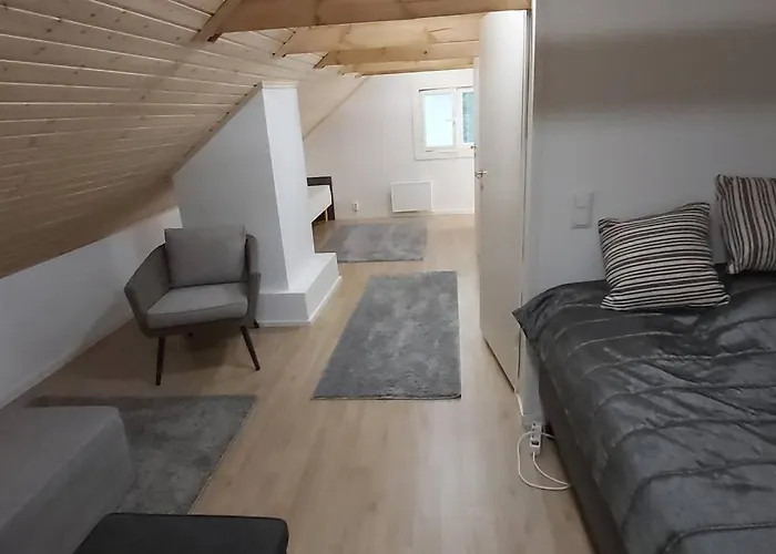 Maentysaari Luonnonrauhaa Kaupungin Laehellae.