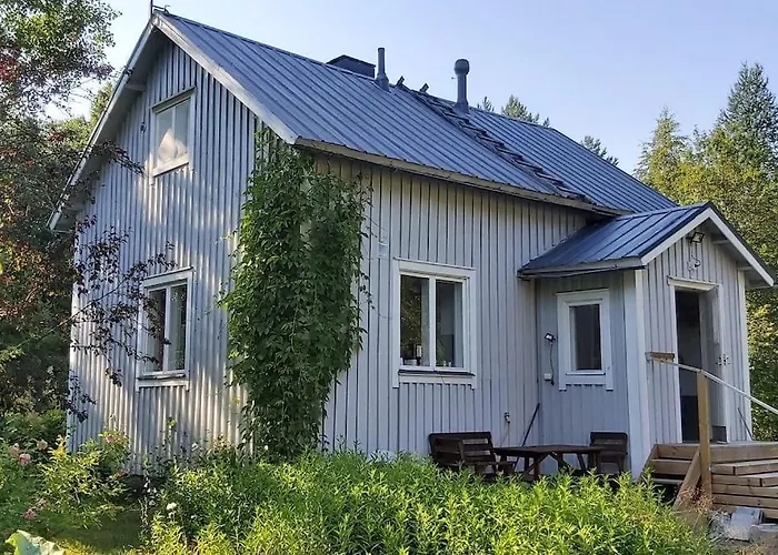 Maentysaari Luonnonrauhaa Kaupungin Laehellae. *