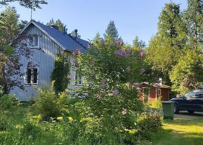 Maentysaari Luonnonrauhaa Kaupungin Laehellae. Alpstuga *