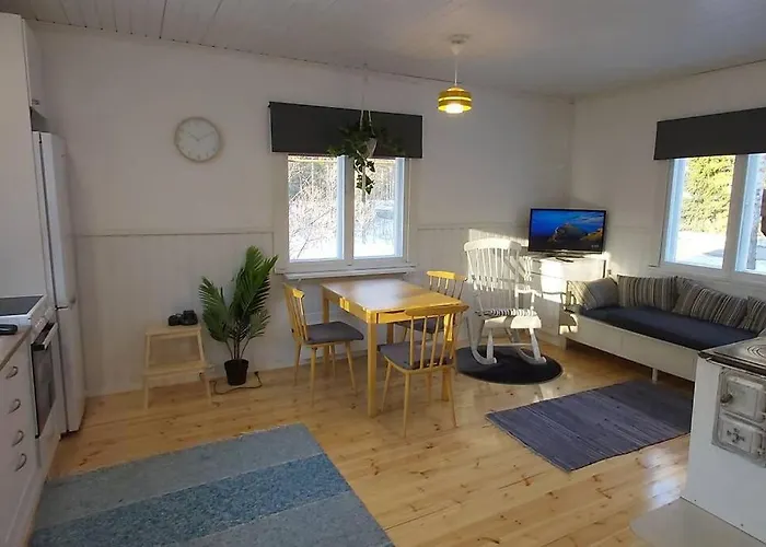 Chalet Maentysaari Luonnonrauhaa Kaupungin Laehellae. Kontiolahti