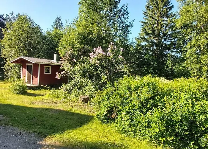 Chalet Maentysaari Luonnonrauhaa Kaupungin Laehellae. *