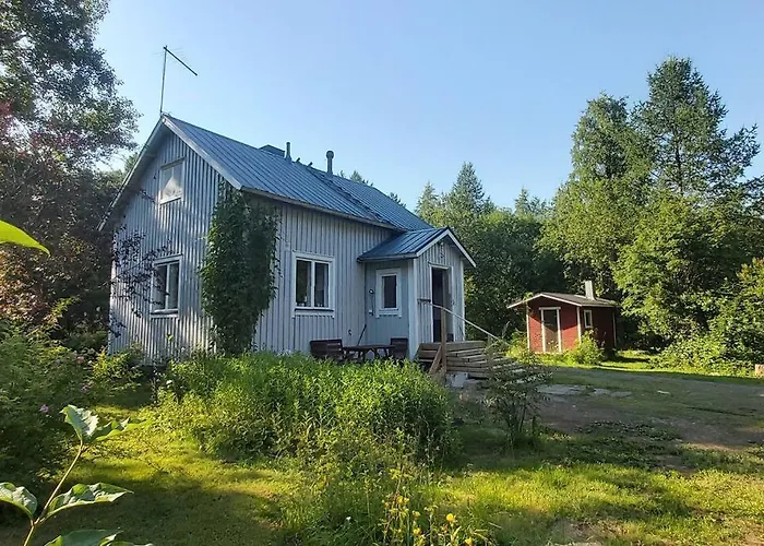 Maentysaari Luonnonrauhaa Kaupungin Laehellae. *