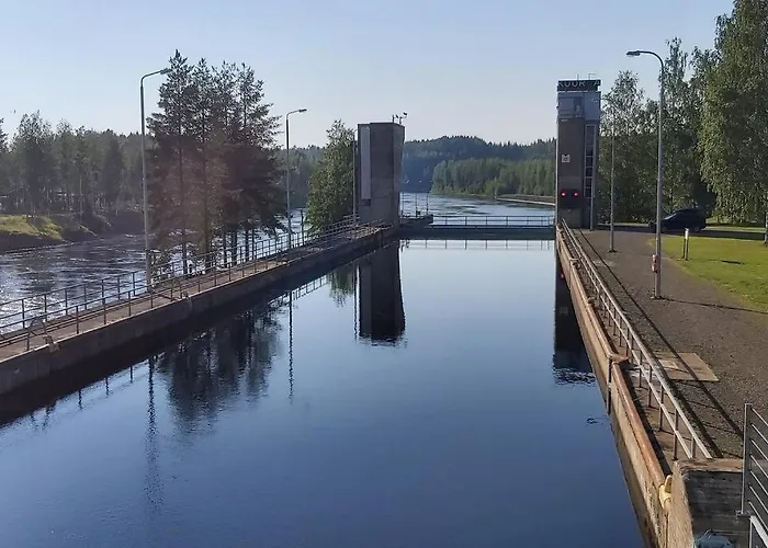 Maentysaari Luonnonrauhaa Kaupungin Laehellae.